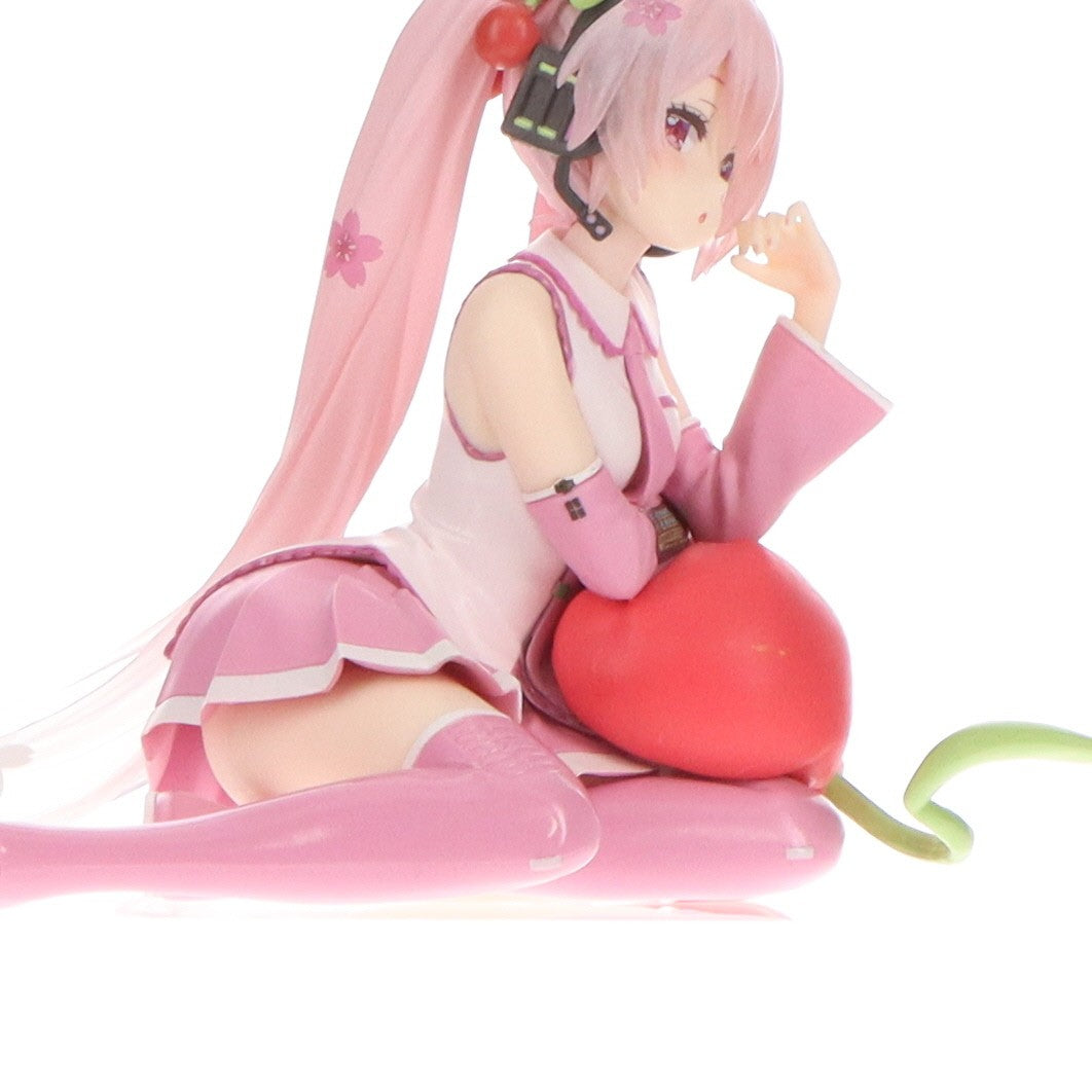 【中古即納】[FIG] 桜ミク キャラクター・ボーカル・シリーズ01 初音ミク Desktop Cute フィギュア ～さくらんぼクッションver.～ プライズ(451846200) タイトー(20250228)