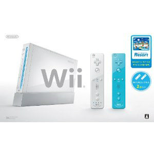 【中古即納】[本体][Wii]Wii(シロ) (Wiiリモコンプラスx2個(シロ/アオ)＆Wii Sports Resort(スポーツリゾート)同梱) (RVL-S-WABG)(20110623)