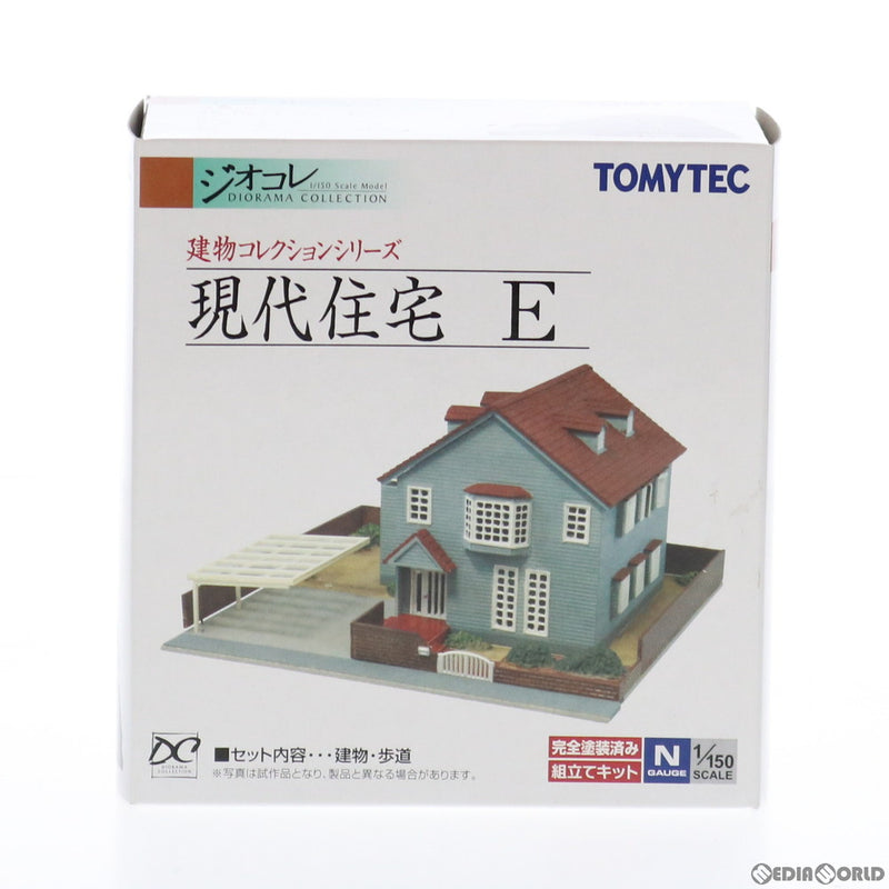 TOMYTEC ジオコレ 現代住宅E 完成品 ポケットトミカ付き - 模型製作用品